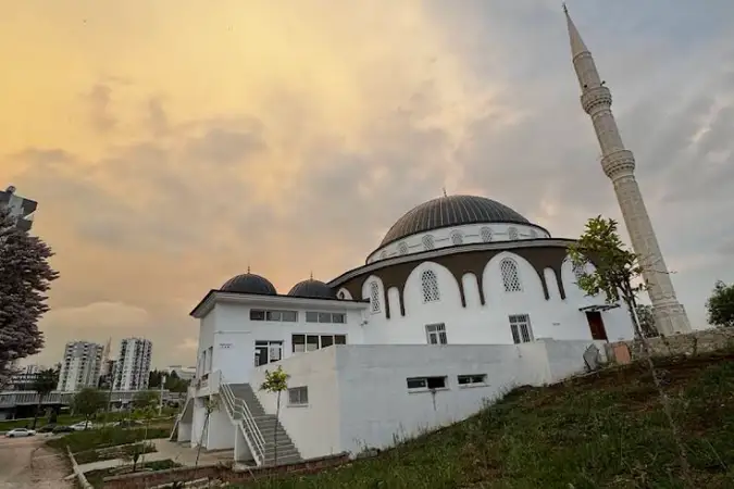 Mehmet Saygın Cami (Yüzüncü Yıl Saygınlar Cami) kapak fotoğrafı