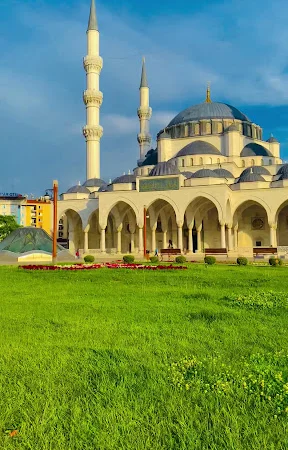 Melike Hatun Cami kapak fotoğrafı