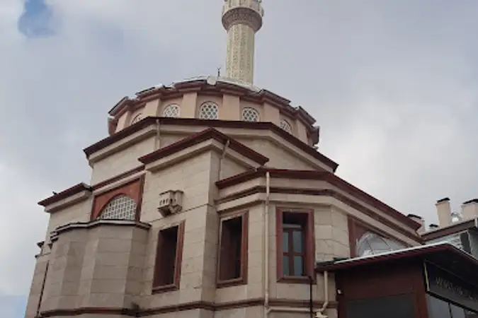 Ahmet ve Yıldız Ünal Cami kapak fotoğrafı
