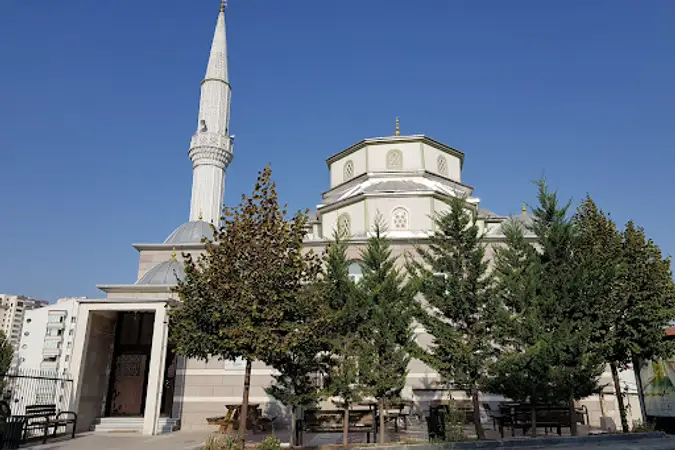 Yıldız Ersin Cami kapak fotoğrafı