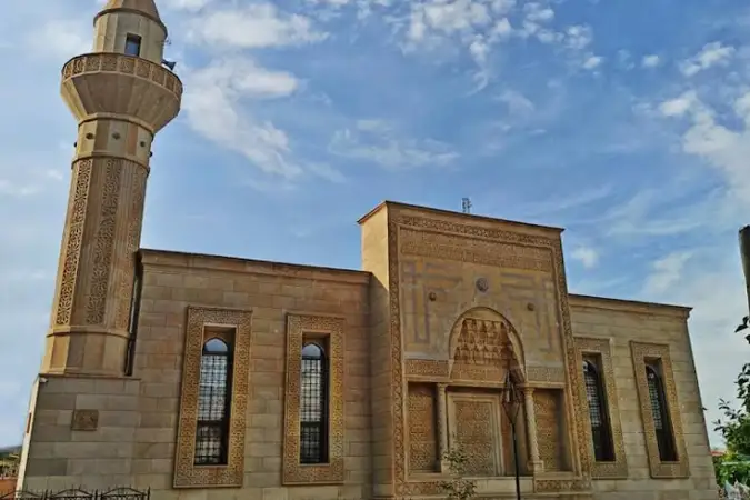 Ahi Elvan Cami kapak fotoğrafı