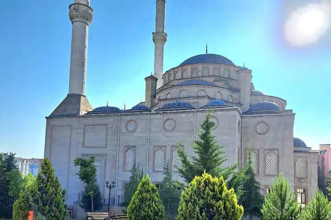 Ayyıldız Tevhit Cami kapak fotoğrafı