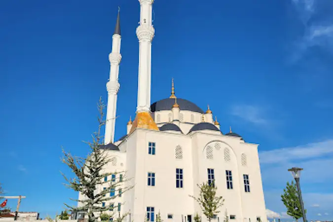Güzelkent Mimar Sinan Cami kapak fotoğrafı