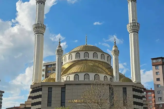 Hamide Türkoğlu Eryaman Altay Camii kapak fotoğrafı
