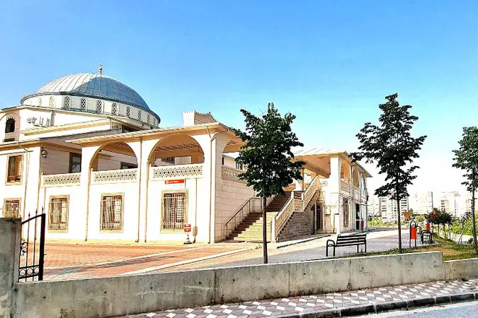 Hz. Osman Cami kapak fotoğrafı