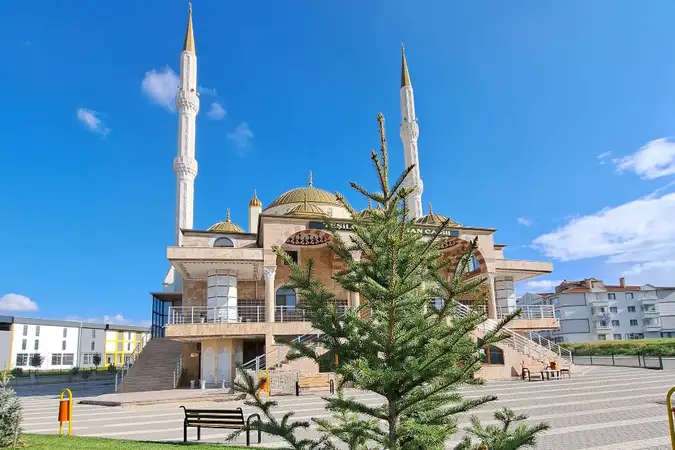 Yeşilova Hz. Osman Cami kapak fotoğrafı