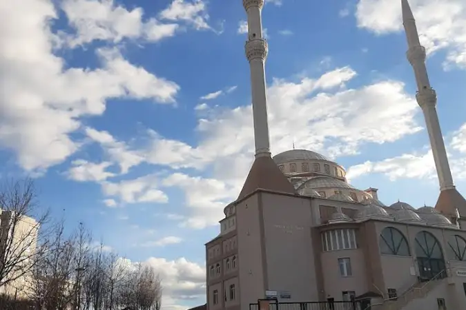Osmanlı Mahallesi Mahmut Esat Coşan Cami kapak fotoğrafı