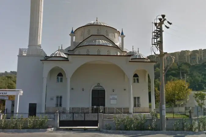 Güzelçamlı Arife Bayram Bayaözlü Cami kapak fotoğrafı