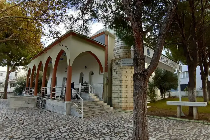 Güzelçamlı Hacı İbrahim Pehlivan Cami kapak fotoğrafı