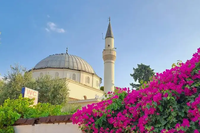 Hanım Cami kapak fotoğrafı