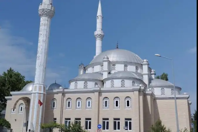 Gönenli Mehmet Efendi Şehitler Cami kapak fotoğrafı