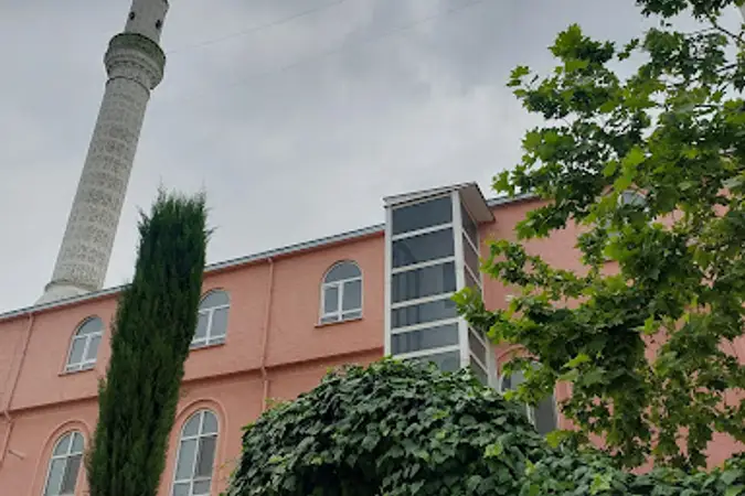 Ulu Kubbeli Cami kapak fotoğrafı