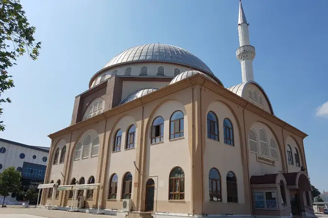 Hacı Ömer Raca Cami kapak fotoğrafı