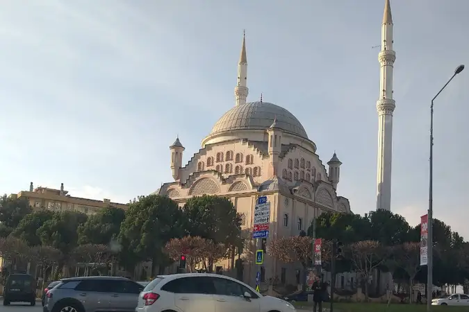 Nilüfer Cami kapak fotoğrafı