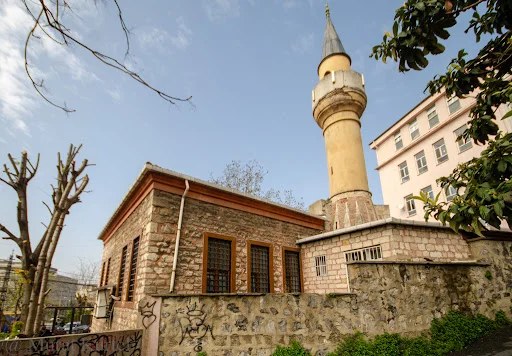 Çavuşzade Cami (Cerrahpaşa Cami) kapak fotoğrafı
