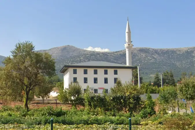 Uğrulu Ömercioğlu Cami kapak fotoğrafı