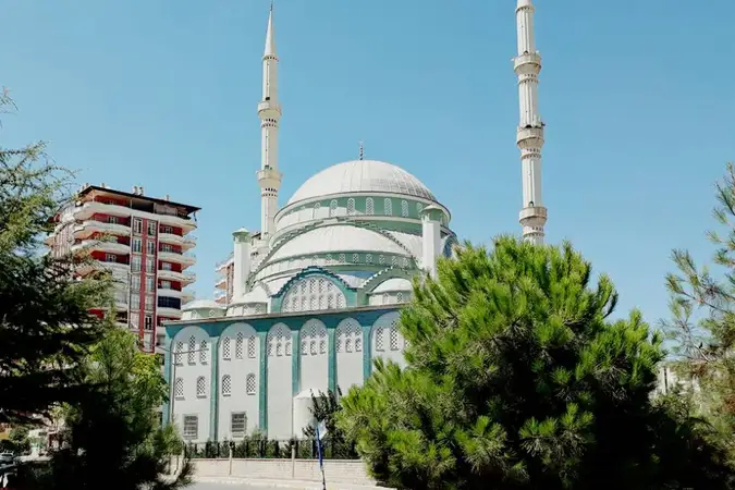 Cebeli Nur Cami kapak fotoğrafı
