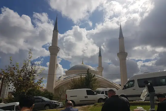 Hadımköy Merkez Cami kapak fotoğrafı