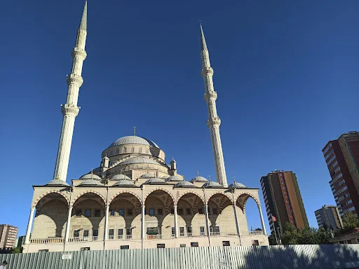 Aksekili Mehmet Uslu Cami kapak fotoğrafı