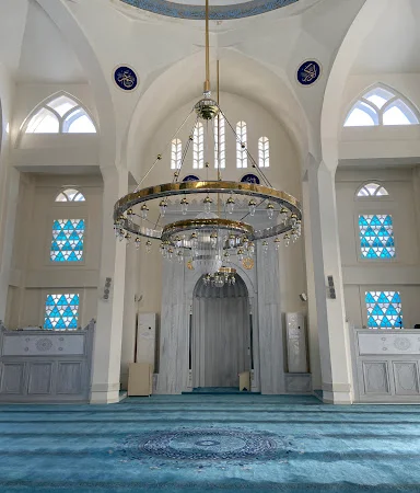 Bayraktar Cami kapak fotoğrafı