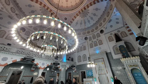 Esatpaşa Merkez Cami kapak fotoğrafı