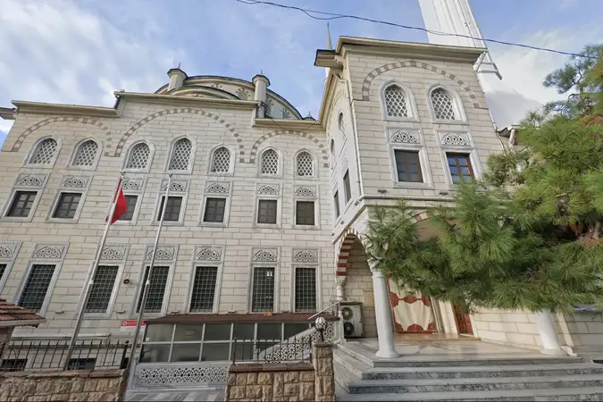 Güneşli Merkez Cami kapak fotoğrafı