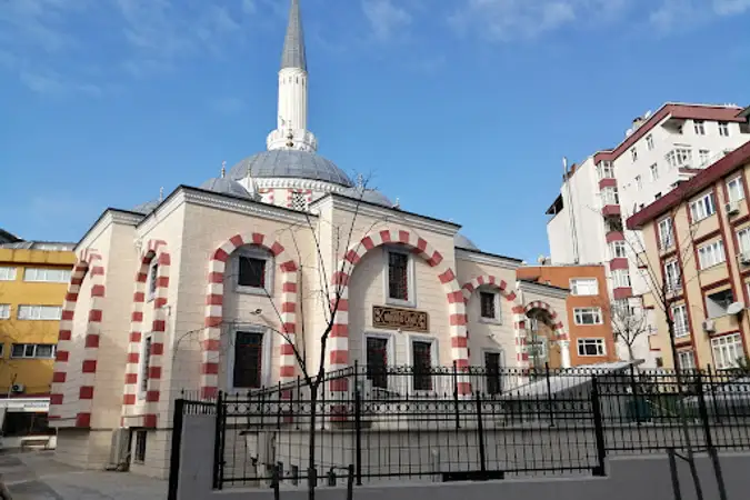 Hira Nur Cami kapak fotoğrafı