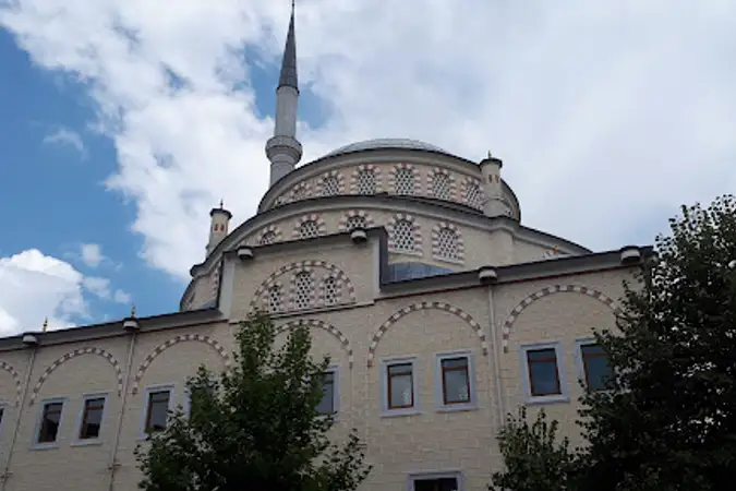 Hürriyet Mahallesi Yeni Cami kapak fotoğrafı