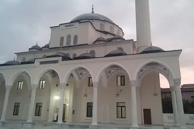 Kayıkçıoğlu Hacı Salih Cami kapak fotoğrafı
