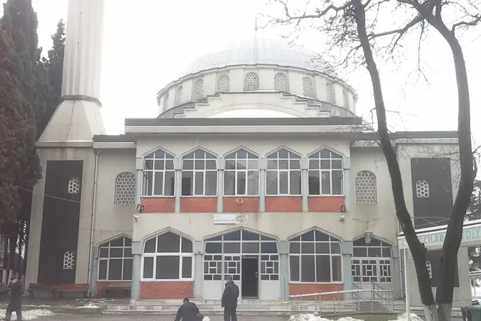 Mahmutbey Hasan Gürsu Cami kapak fotoğrafı