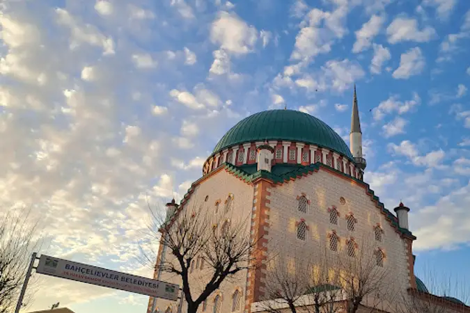 Yenibosna Akşemsettin Cami kapak fotoğrafı