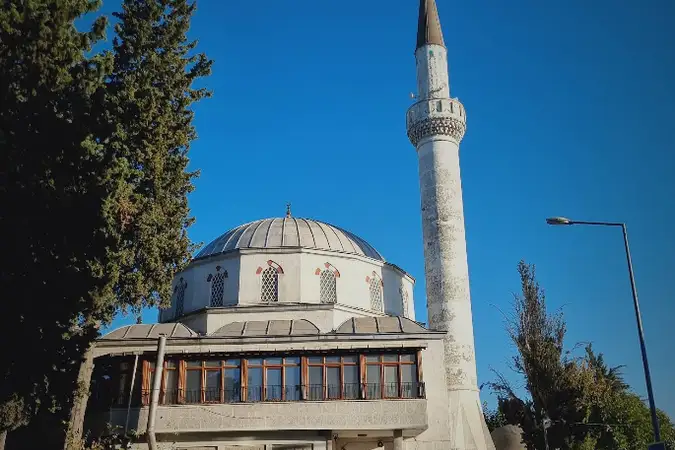 Yenibosna Altınyıldız Cami kapak fotoğrafı