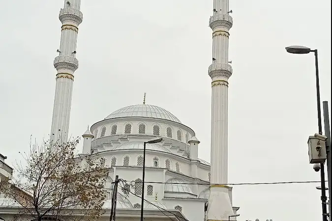 Yenibosna Mevlana Cami kapak fotoğrafı