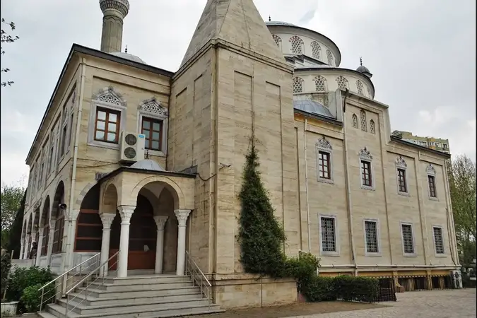 Ataköy Yunus Emre Cami kapak fotoğrafı
