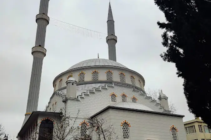 Yeşilyurt Cami kapak fotoğrafı