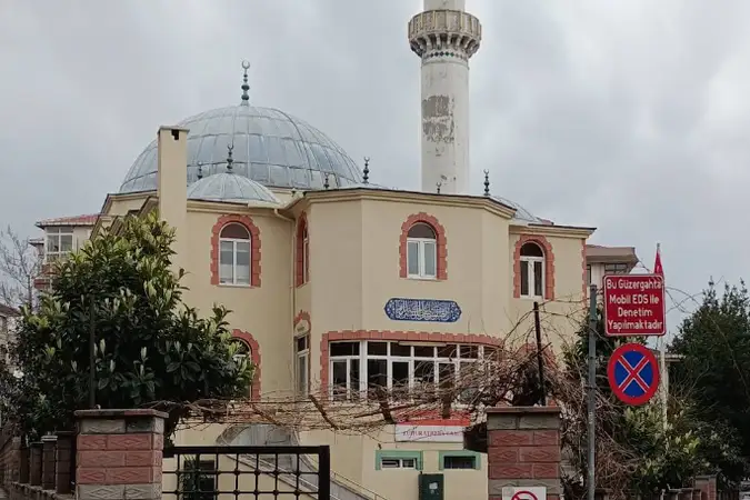 Zuhuratbaba Cami kapak fotoğrafı