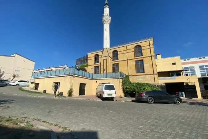 İsteks Cami kapak fotoğrafı
