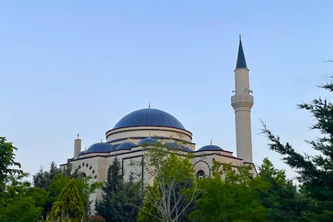 Uhud Cami kapak fotoğrafı