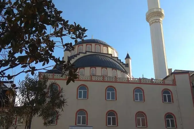Ulubatlı Hasan Cami kapak fotoğrafı