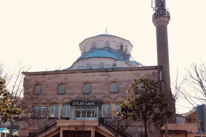 Etiler Cami kapak fotoğrafı