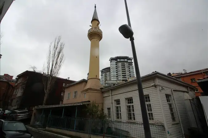 Şenlikdede Cami kapak fotoğrafı