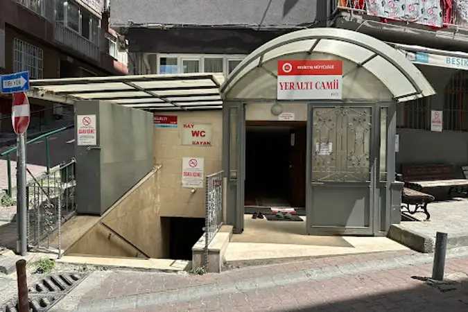 Yeraltı Cami kapak fotoğrafı