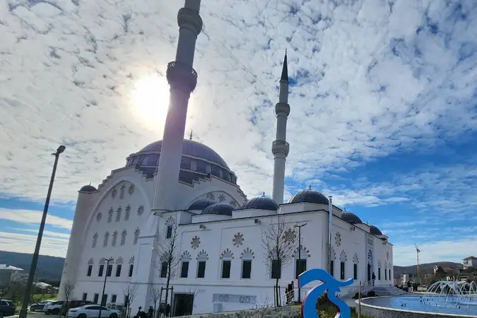 İshaklıköy Cami kapak fotoğrafı