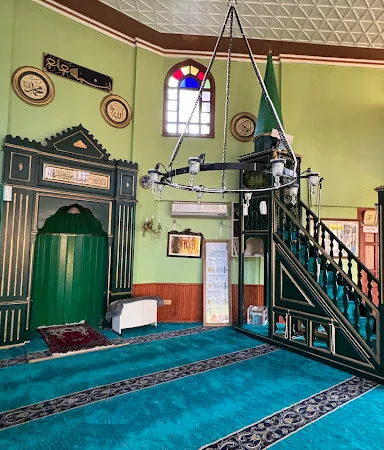 Uzun Evliya Cami ve Türbesi kapak fotoğrafı