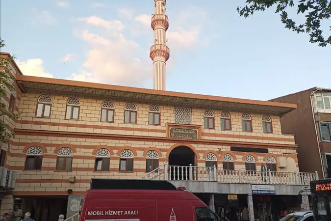 Fatih Sultan Konak Cami kapak fotoğrafı