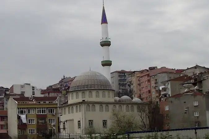 Küçük Piyale Cami kapak fotoğrafı