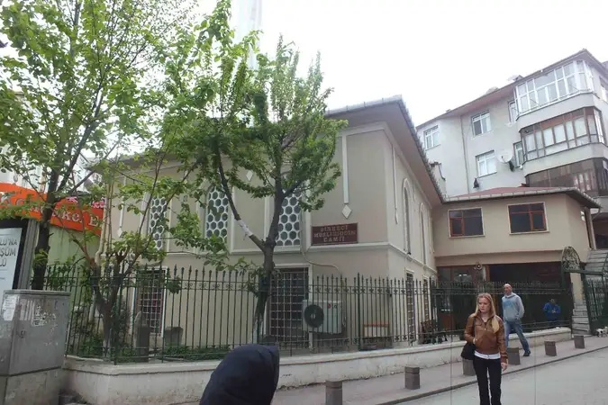 Sirkeci Muslihittin Cami kapak fotoğrafı