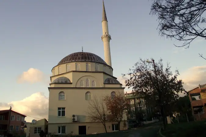 Kamiloba Mahallesi Hidayet Özcan Cami kapak fotoğrafı