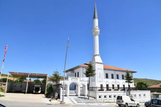 Çakıl Mahallesi Şeref Tatlı Cami kapak fotoğrafı