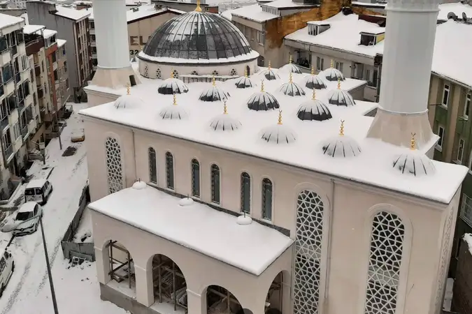 Bulut Cami kapak fotoğrafı